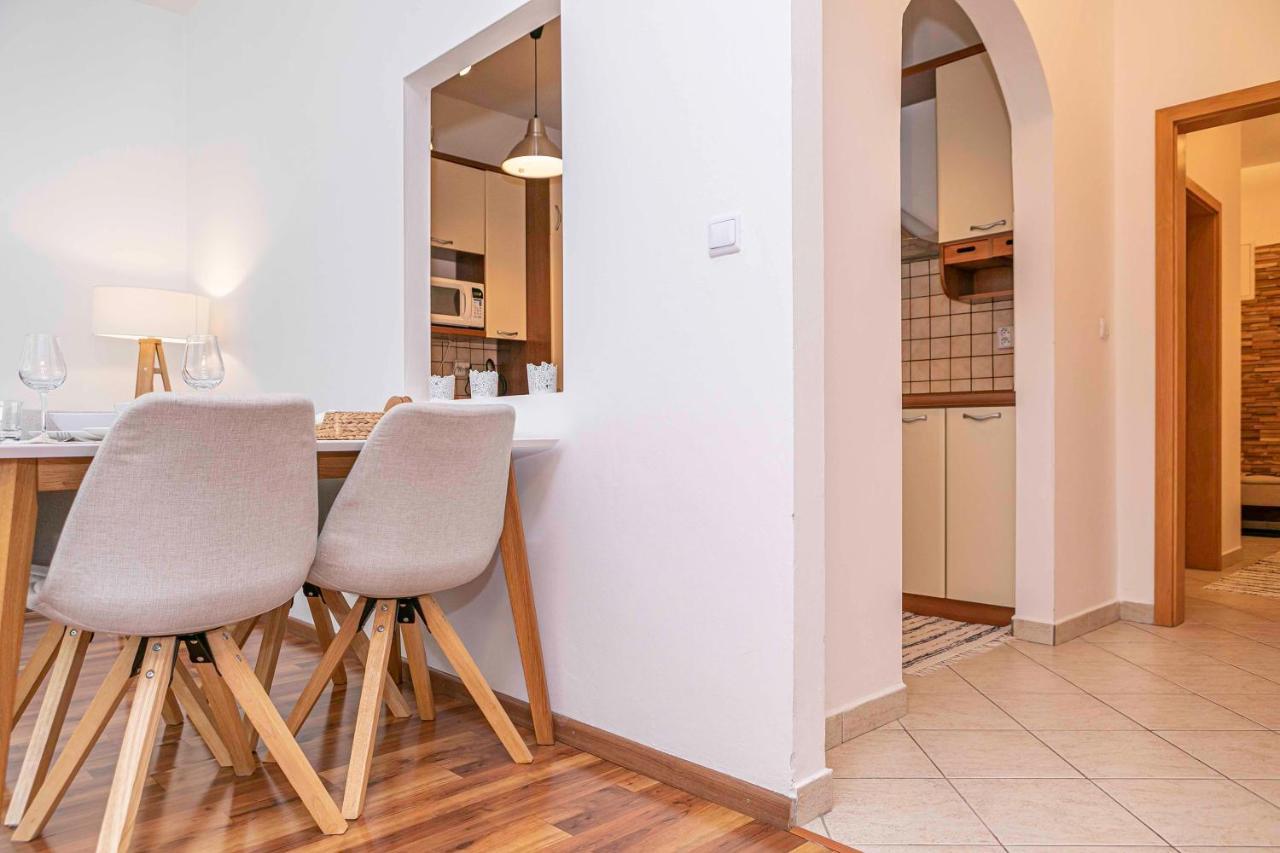 Castle View Apartment With Free Parking Bratysława Zewnętrze zdjęcie