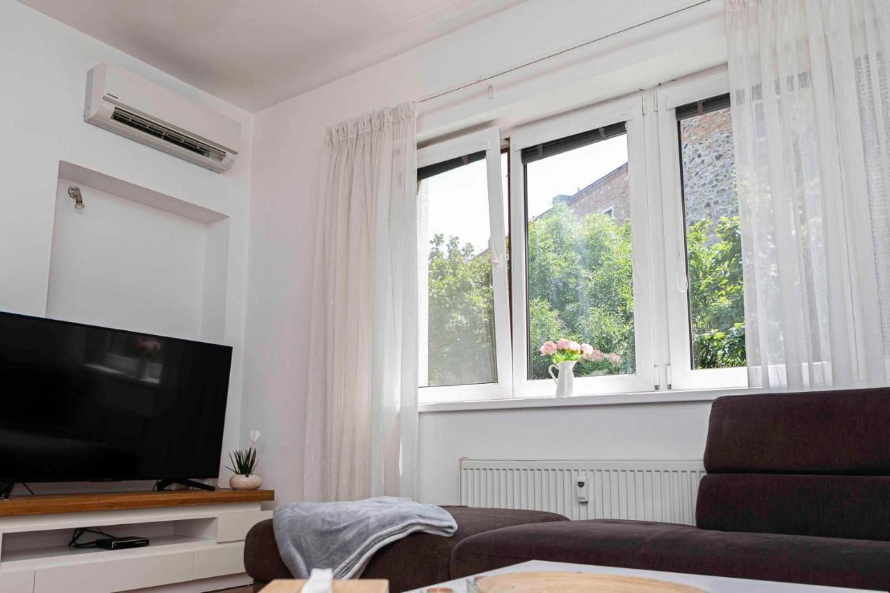 Castle View Apartment With Free Parking Bratysława Zewnętrze zdjęcie