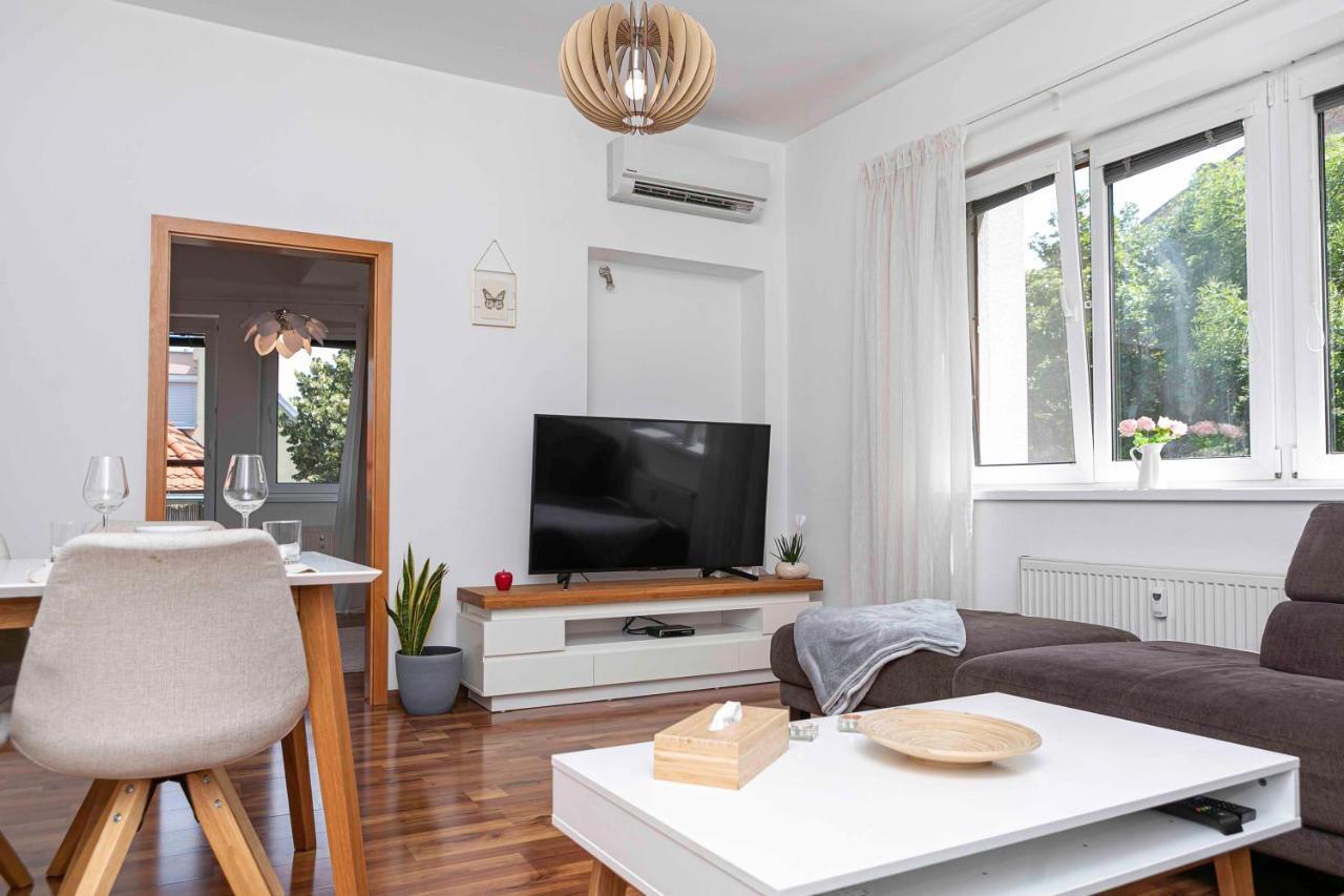 Castle View Apartment With Free Parking Bratysława Zewnętrze zdjęcie