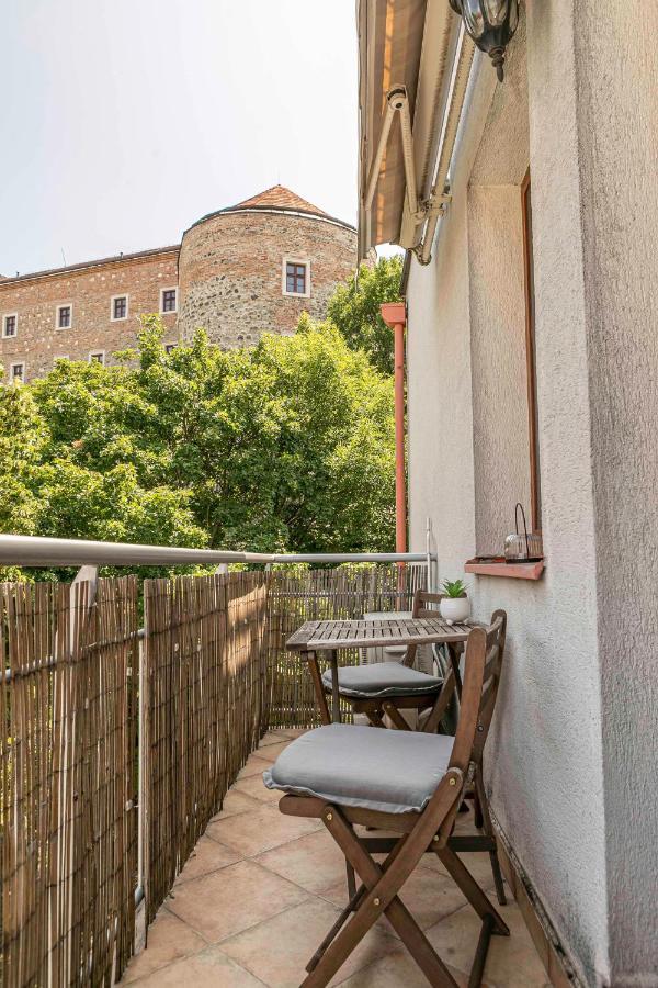 Castle View Apartment With Free Parking Bratysława Zewnętrze zdjęcie